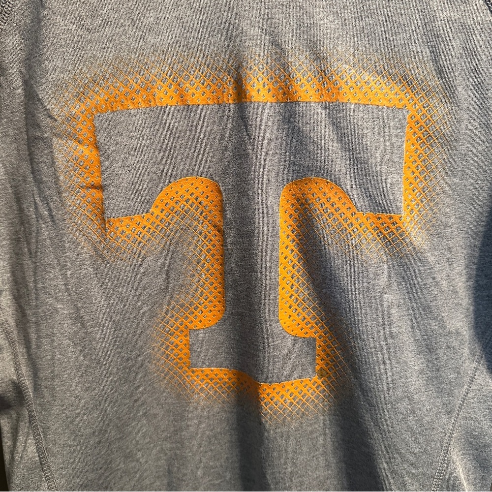 TENNESSEE VOLS V-neck Long Sleeve Ladies Gray & Orange T-Shirt w/ Power T Logo 🧡